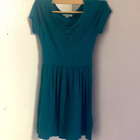 Pre loved dresses - Picture 5 of 7